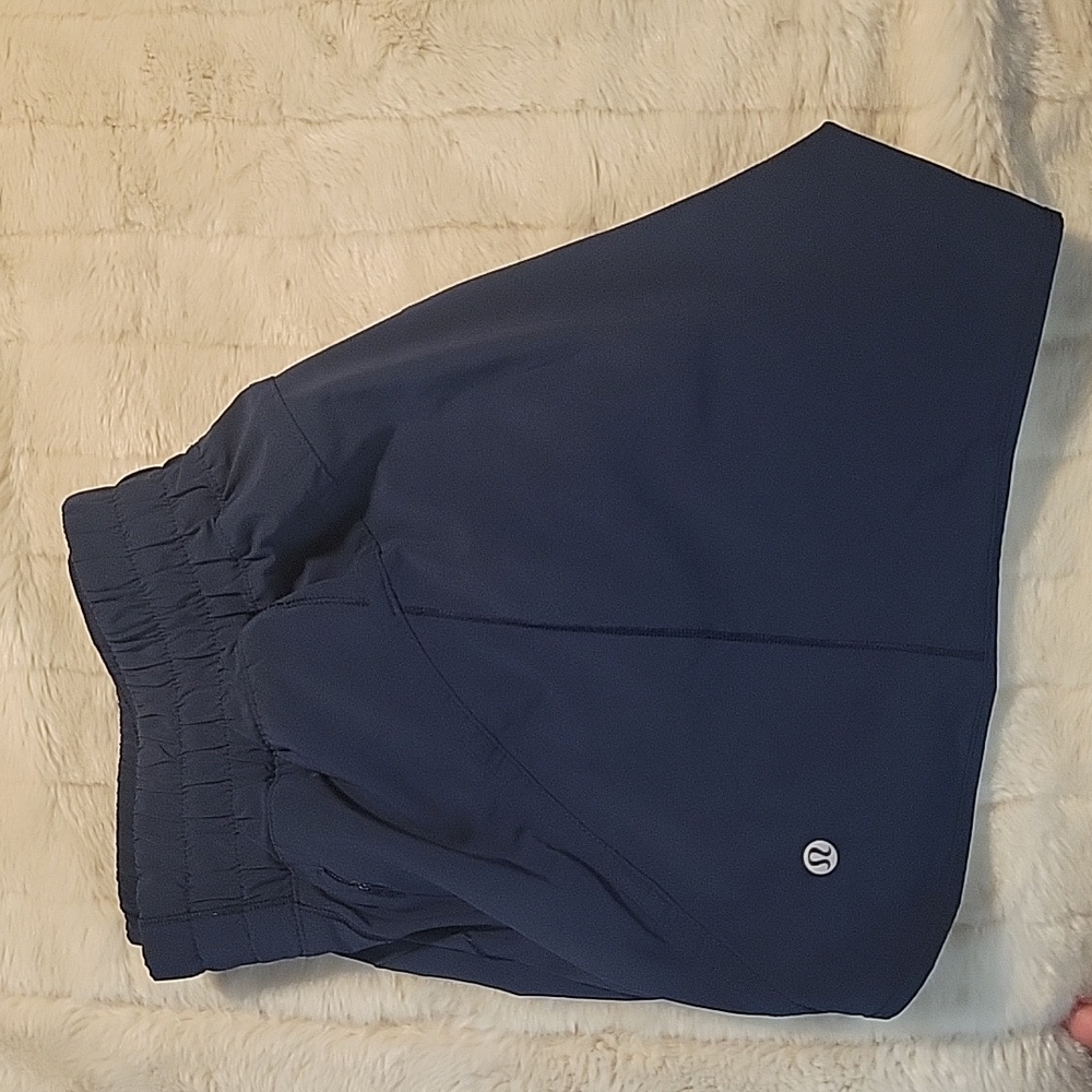 Lululemon track that mid rise lined short 5in